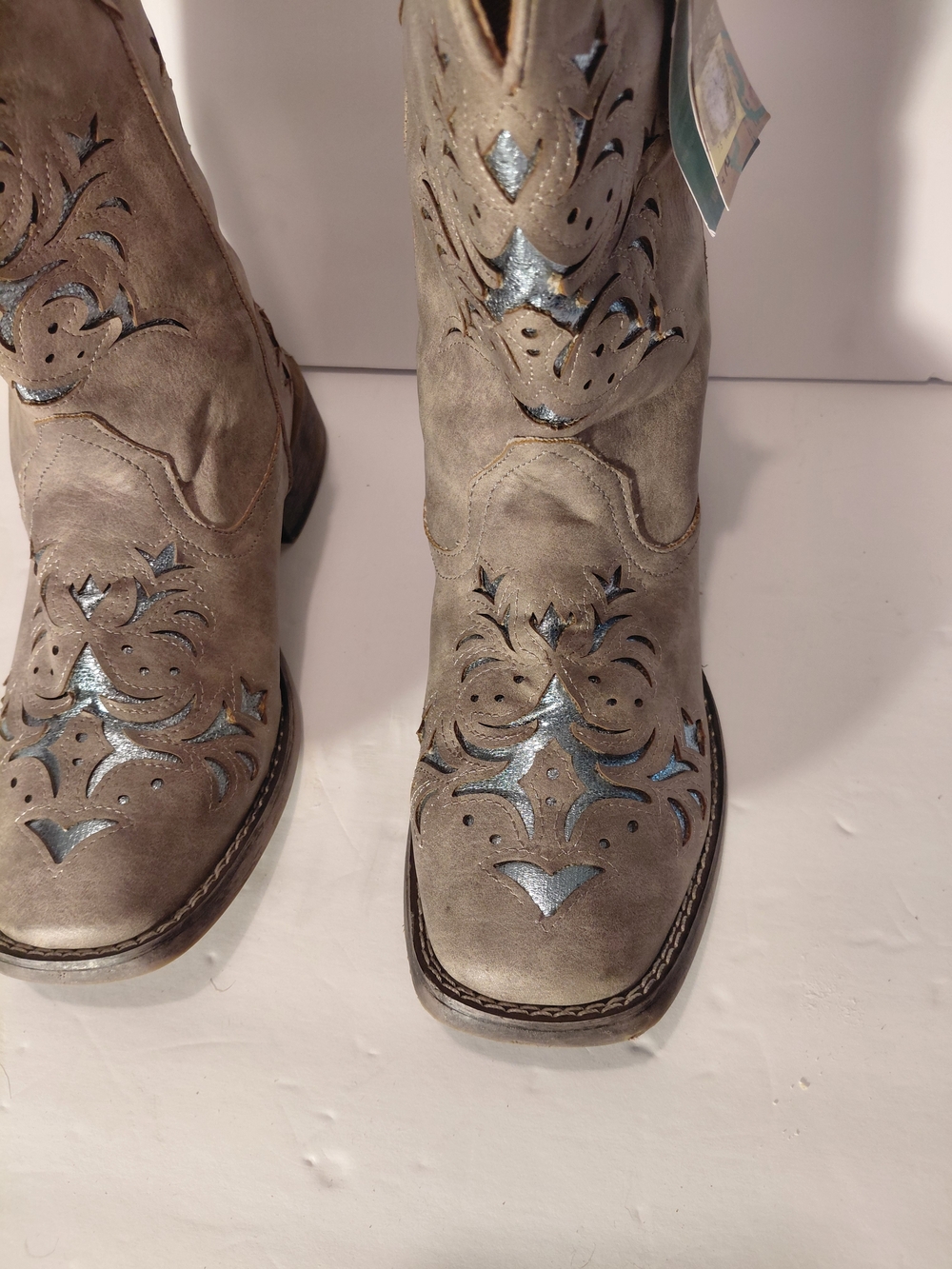 Roper Women's Taupe Western Boots with Metallic Inlay - Picture 3 of 13
